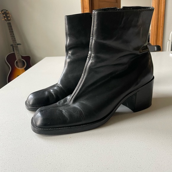 Black Vintage Square Toe Boots - Picture 2 of 9